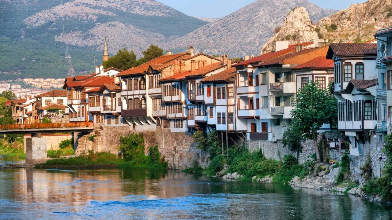 amasya-ili-ve-ilceleri-tarih-kultur-ve-ekonomiyle-dolu-detayli-rehber.jpg