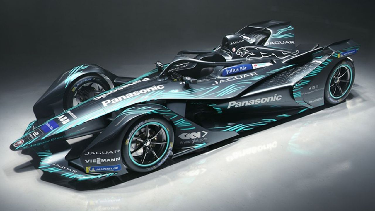 elektrikli-arabalar-ve-formula-e-gelecegin-yaris-teknolojisi.jpg