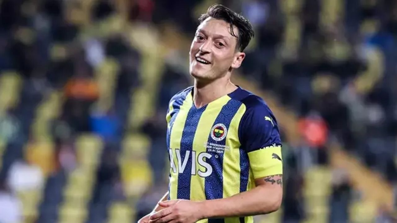 mesut-ozilin-sasirtici-fenerbahce-karari.jpg