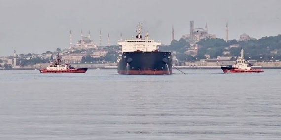 İstanbul Boğazı’nda Gemi Trafiği Durduruldu