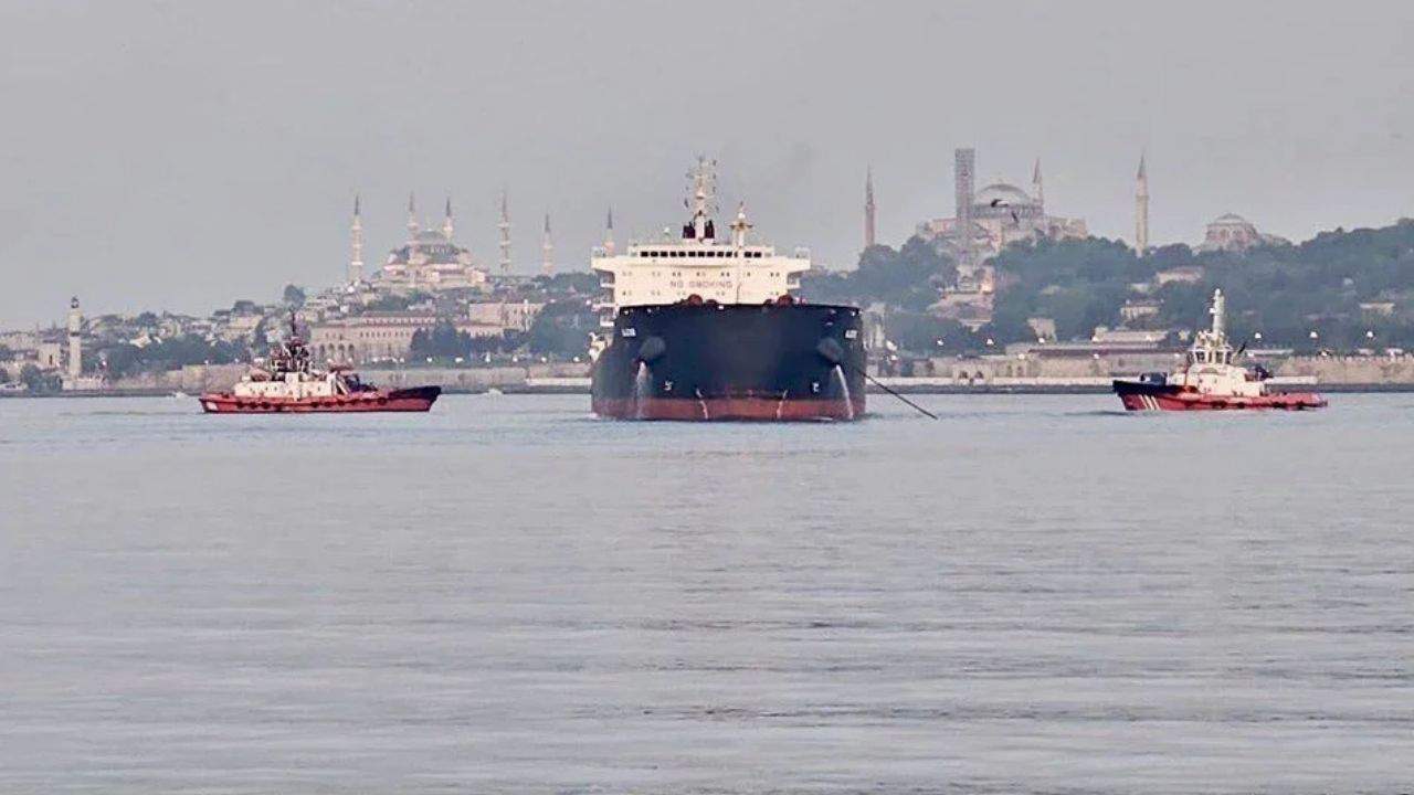 İstanbul Boğazı’nda Gemi Trafiği Durduruldu